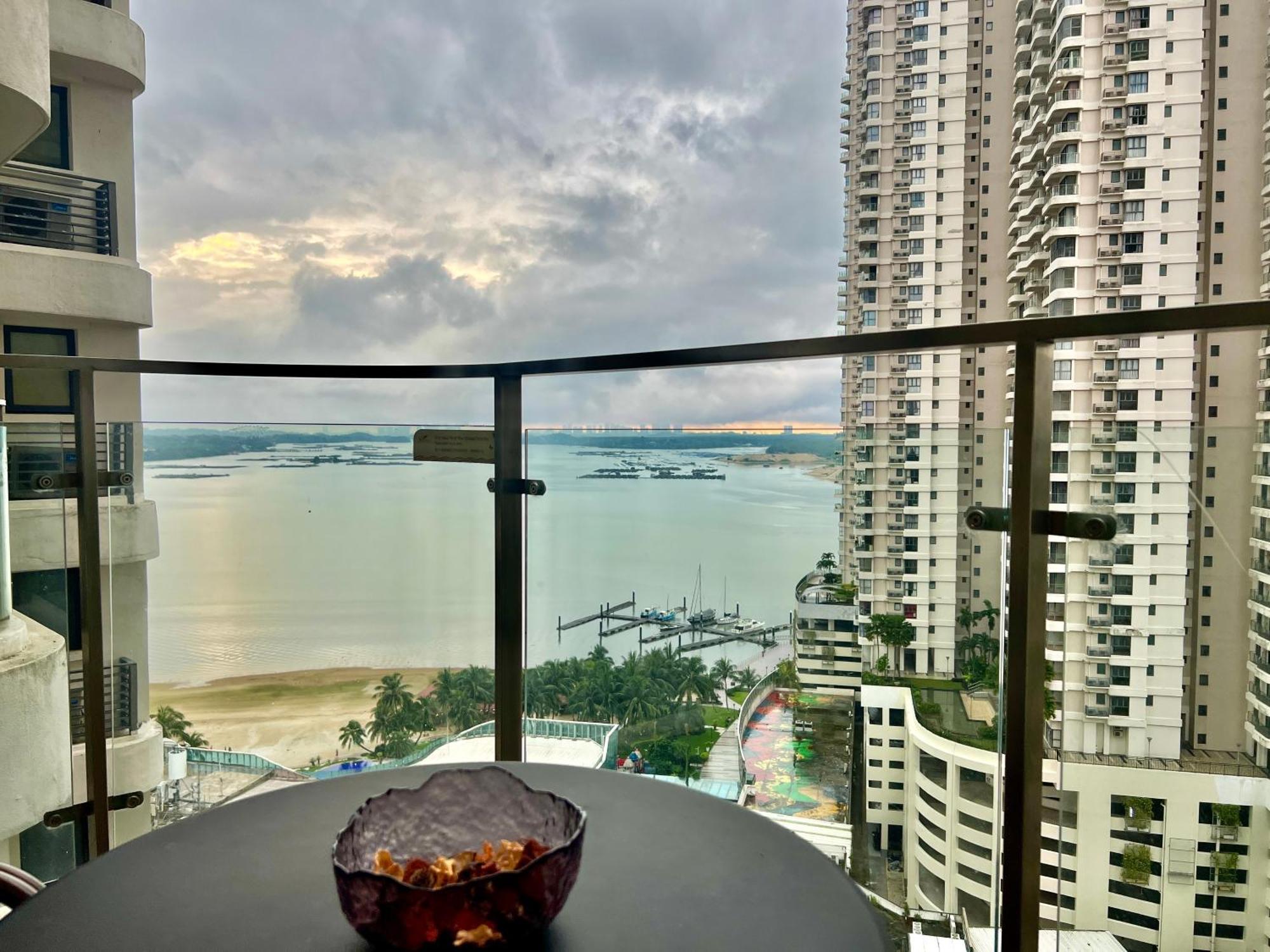 Country Garden Danga Bay Amberside By R9